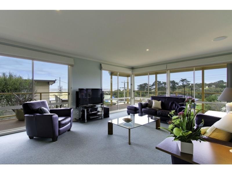 19 Cross Street, Lake Tyers Beach VIC 3909