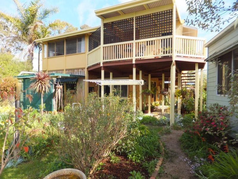 103 Bay Road, Eagle Point VIC 3878