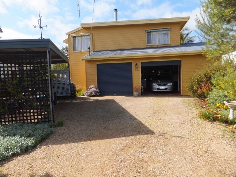 103 Bay Road, Eagle Point VIC 3878