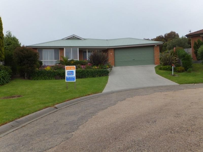 9 Clematis Court, Lakes Entrance VIC 3909