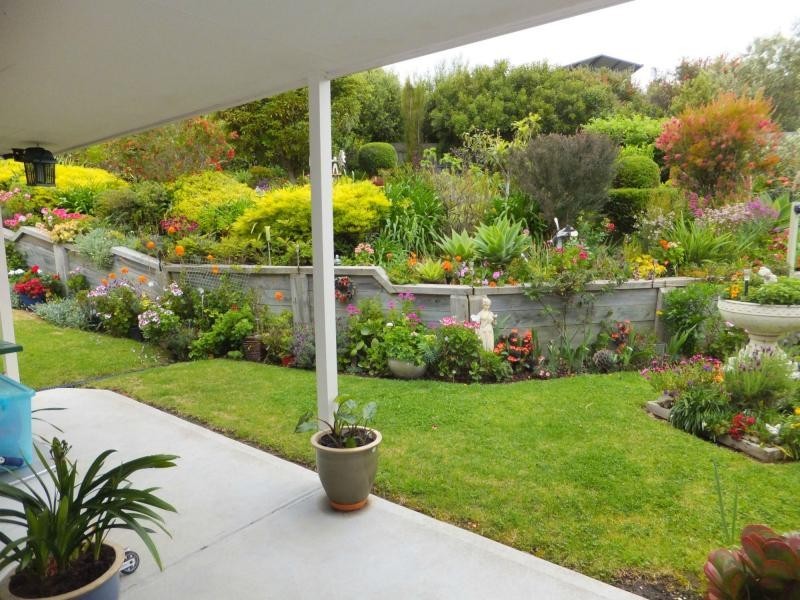 9 Clematis Court, Lakes Entrance VIC 3909