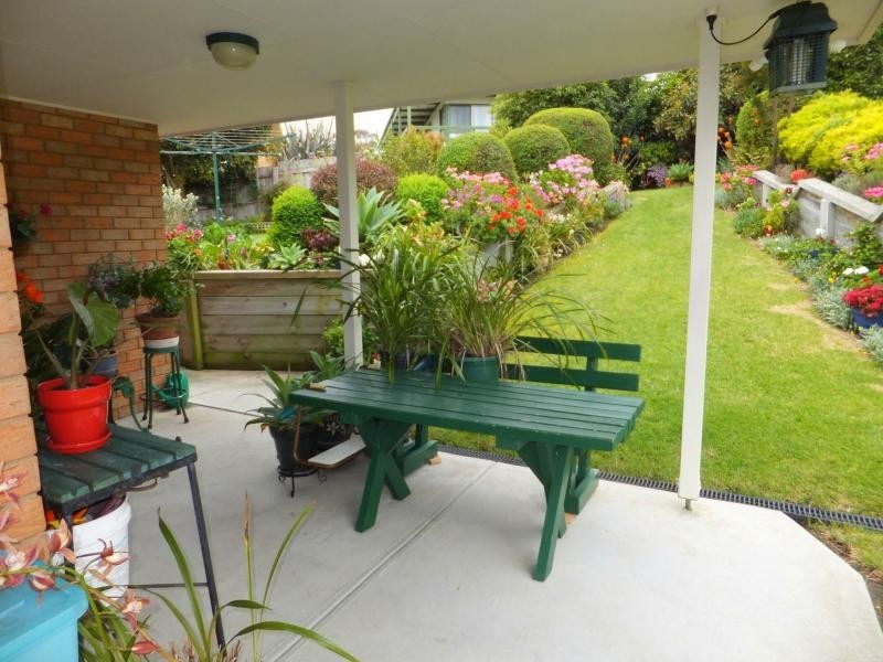 9 Clematis Court, Lakes Entrance VIC 3909