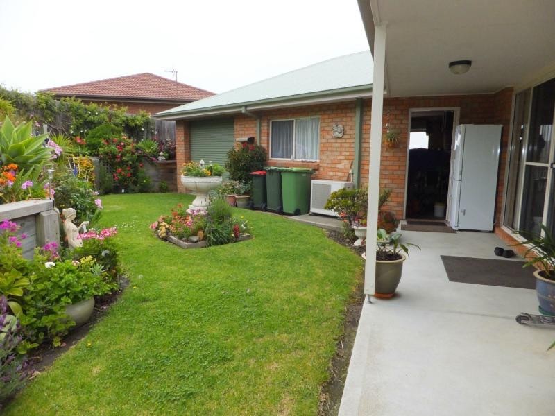9 Clematis Court, Lakes Entrance VIC 3909