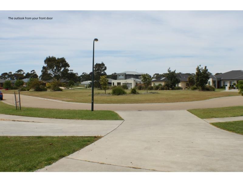 21 The Grange, Paynesville VIC 3880