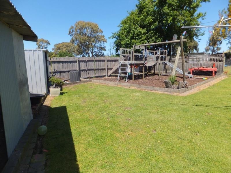 17 Davies Street, Bairnsdale VIC 3875