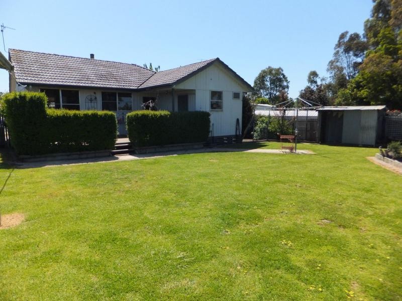 17 Davies Street, Bairnsdale VIC 3875