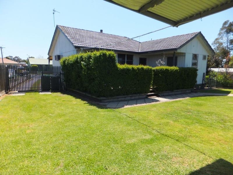 17 Davies Street, Bairnsdale VIC 3875