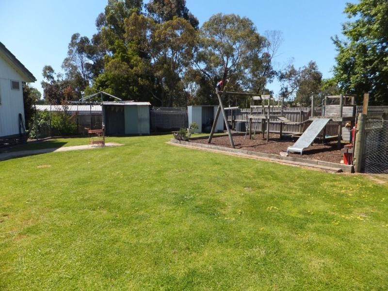 17 Davies Street, Bairnsdale VIC 3875