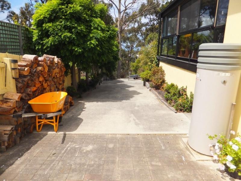 46 Creighton Street, Lakes Entrance VIC 3909