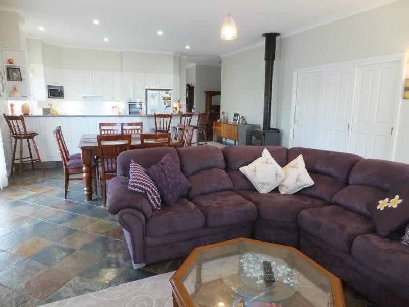 4 Collins Street, Lindenow South VIC 3875