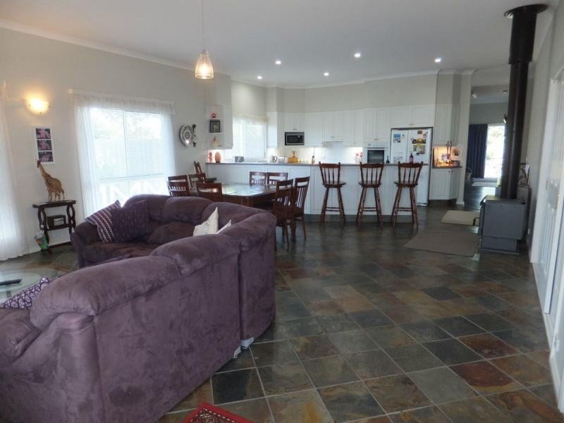 4 Collins Street, Lindenow South VIC 3875