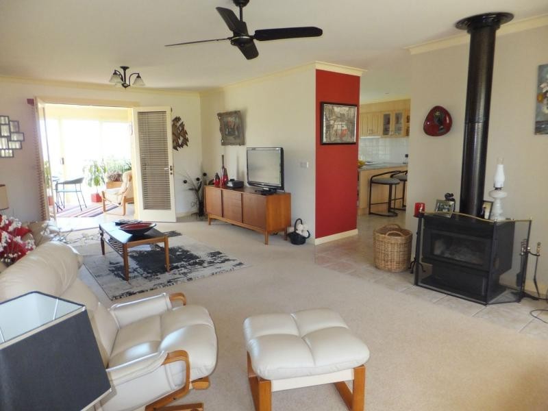 29 Tamhaven Drive, Swan Reach VIC 3903