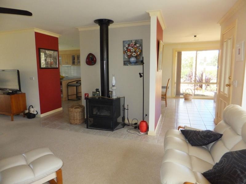 29 Tamhaven Drive, Swan Reach VIC 3903