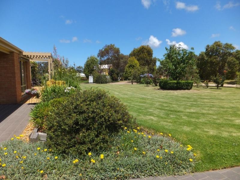 29 Tamhaven Drive, Swan Reach VIC 3903