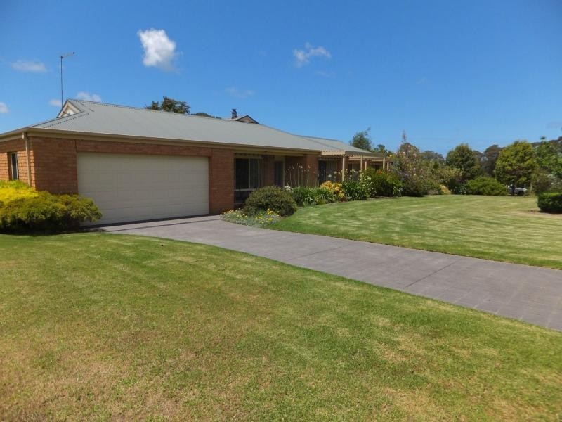 29 Tamhaven Drive, Swan Reach VIC 3903