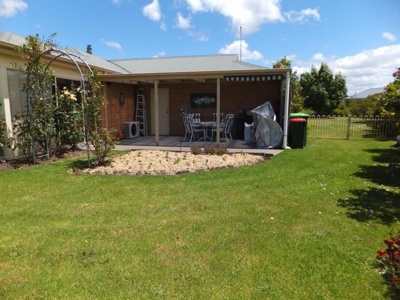 29 Tamhaven Drive, Swan Reach VIC 3903