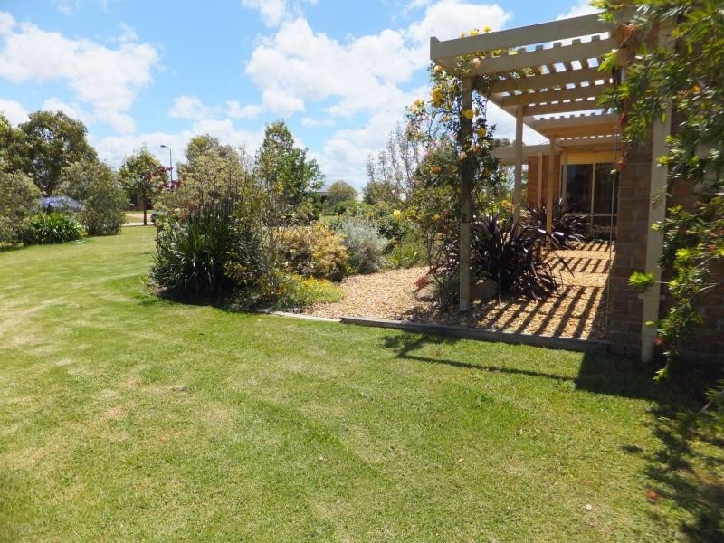 29 Tamhaven Drive, Swan Reach VIC 3903