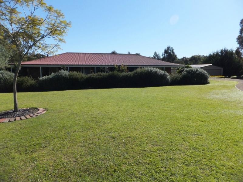 34 Amberly Drive, Nicholson VIC 3882