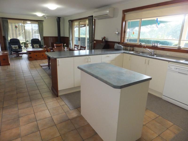 34 Amberly Drive, Nicholson VIC 3882