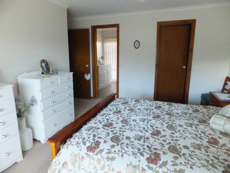 34 Amberly Drive, Nicholson VIC 3882
