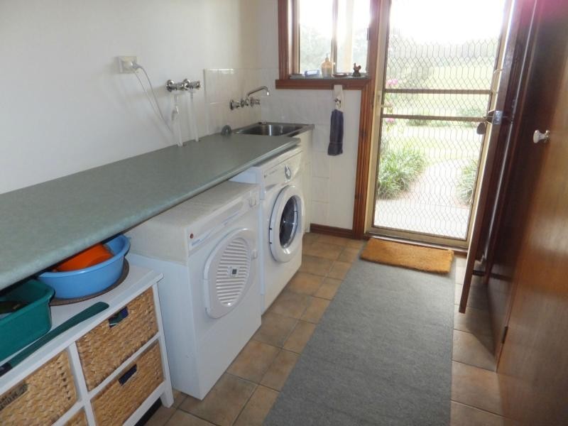 34 Amberly Drive, Nicholson VIC 3882