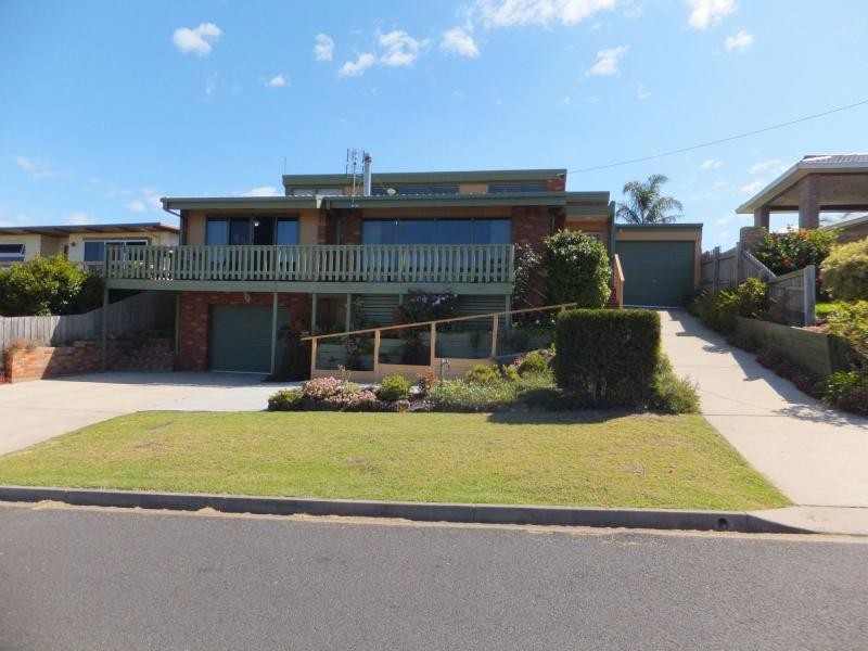 105 Myer Street, Lakes Entrance VIC 3909
