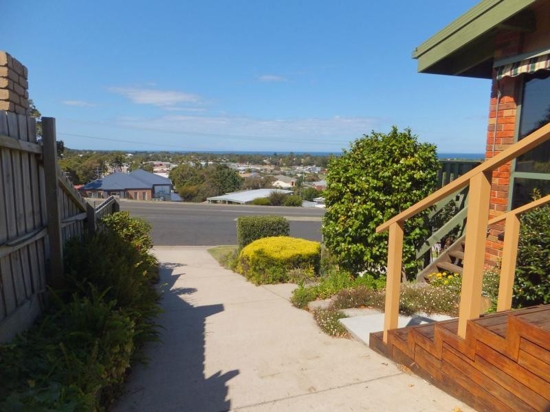 105 Myer Street, Lakes Entrance VIC 3909