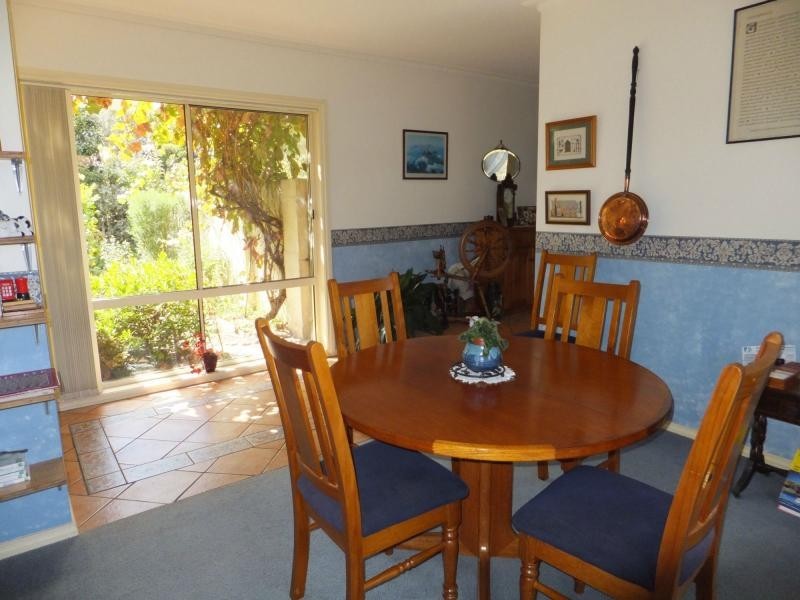 4 Charlton Place, Bairnsdale VIC 3875