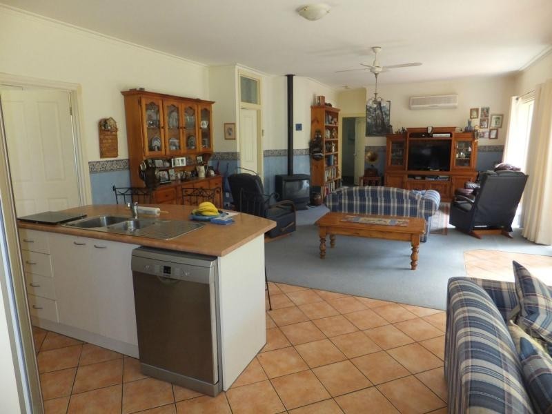 4 Charlton Place, Bairnsdale VIC 3875