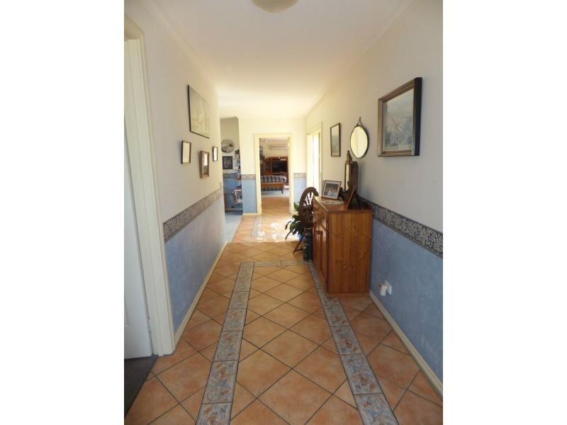 4 Charlton Place, Bairnsdale VIC 3875