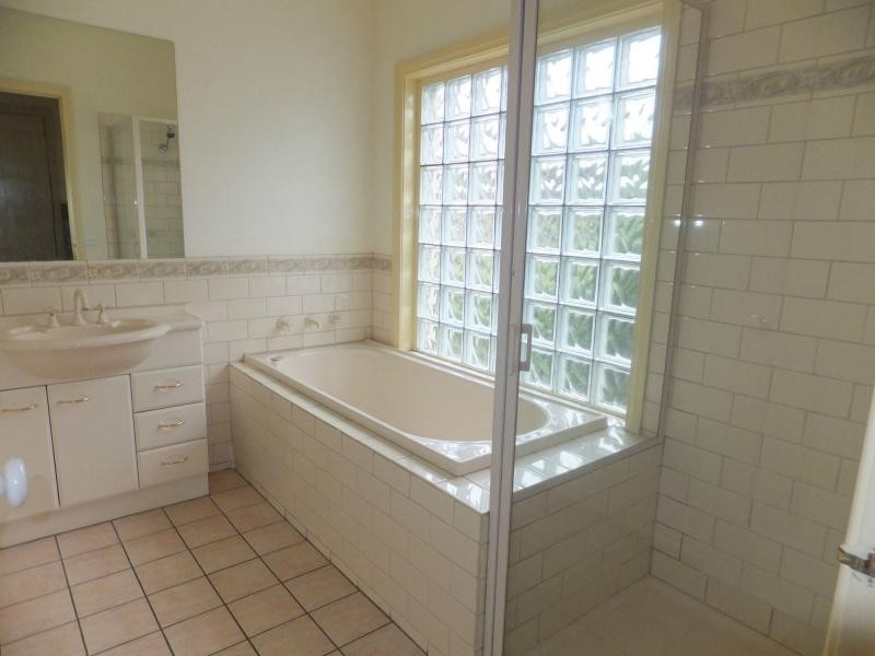 4 Charlton Place, Bairnsdale VIC 3875