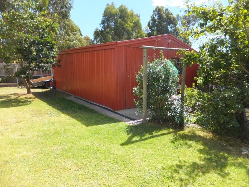 4 Charlton Place, Bairnsdale VIC 3875