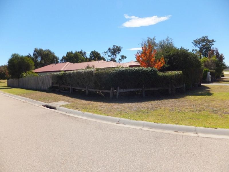 4 Charlton Place, Bairnsdale VIC 3875