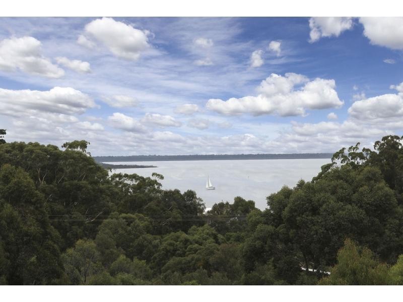 12 Kingscote Drive, Metung VIC 3904