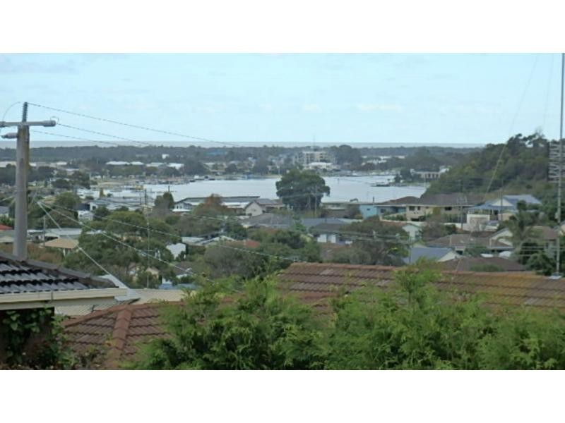 17 O’Neills Road, Lakes Entrance VIC 3909