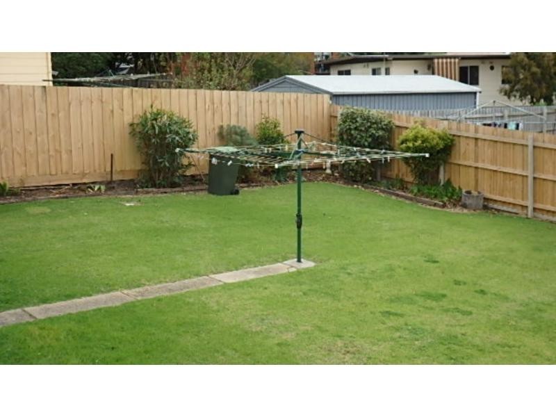 17 O’Neills Road, Lakes Entrance VIC 3909