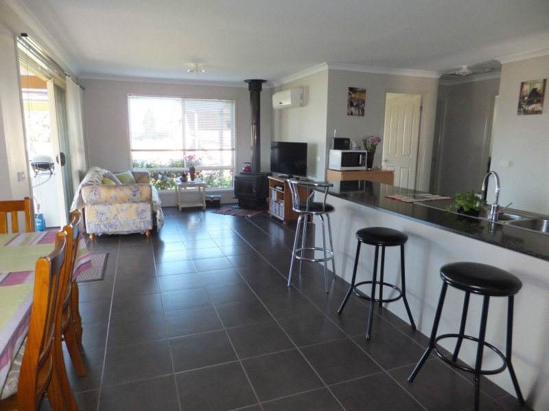 27 Tamhaven Drive, Swan Reach VIC 3903