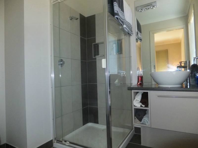 27 Tamhaven Drive, Swan Reach VIC 3903