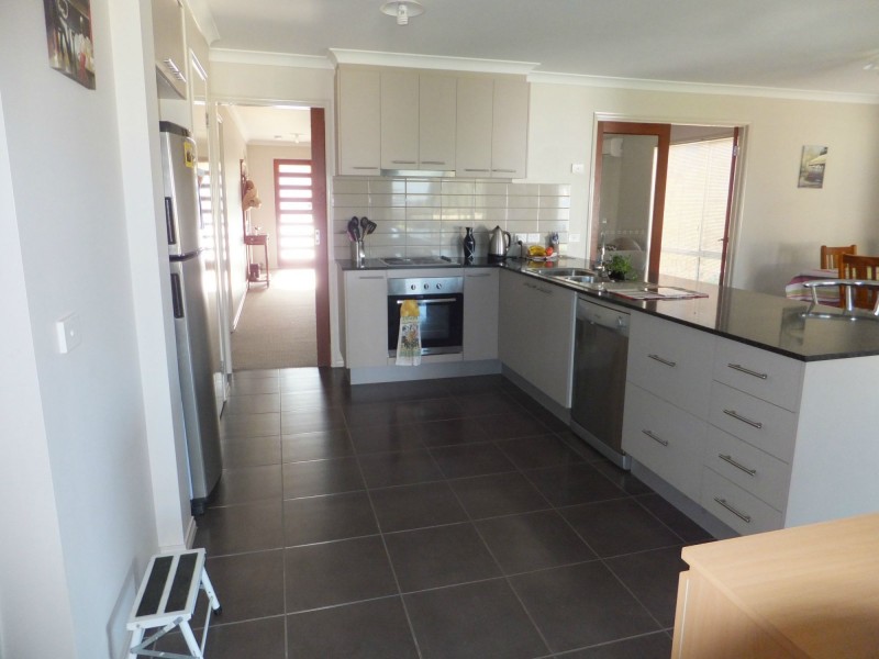 27 Tamhaven Drive, Swan Reach VIC 3903