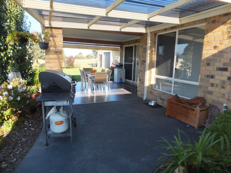 27 Tamhaven Drive, Swan Reach VIC 3903