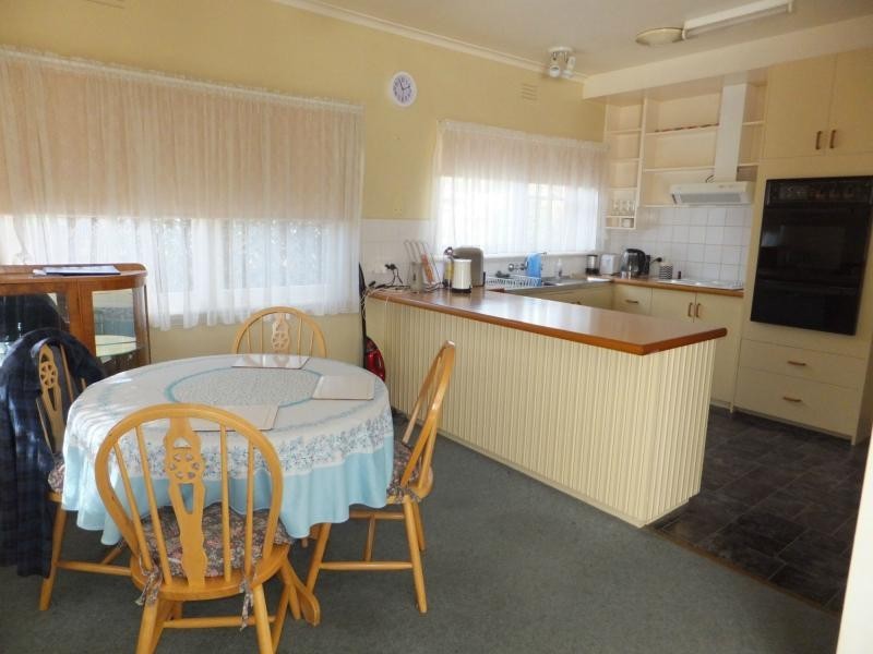 16 Glenda Court, Bairnsdale VIC 3875