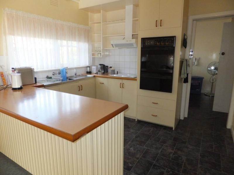 16 Glenda Court, Bairnsdale VIC 3875