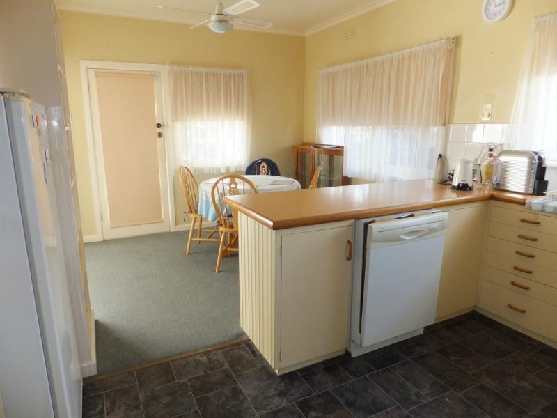 16 Glenda Court, Bairnsdale VIC 3875