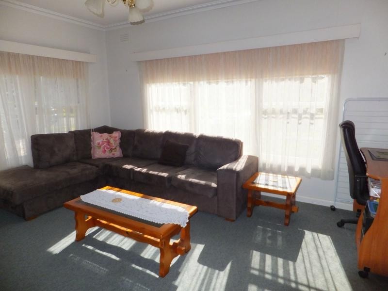 16 Glenda Court, Bairnsdale VIC 3875