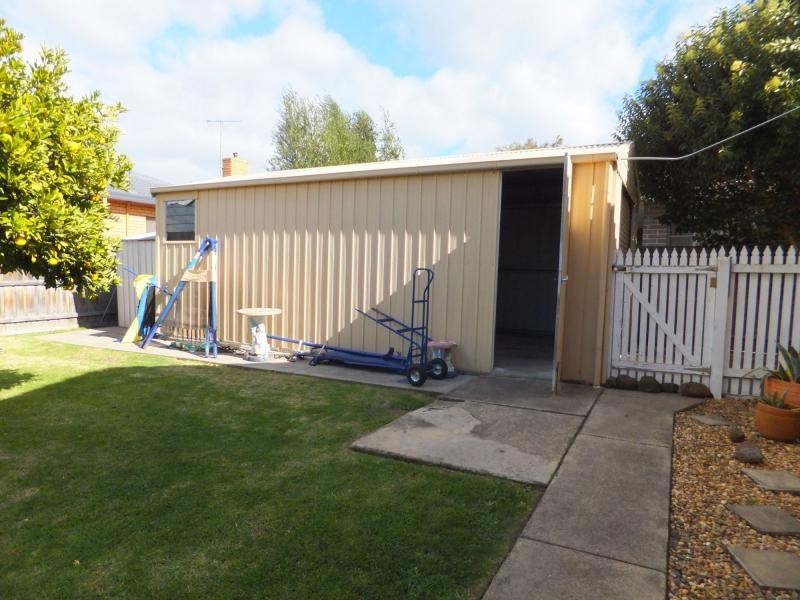 16 Glenda Court, Bairnsdale VIC 3875