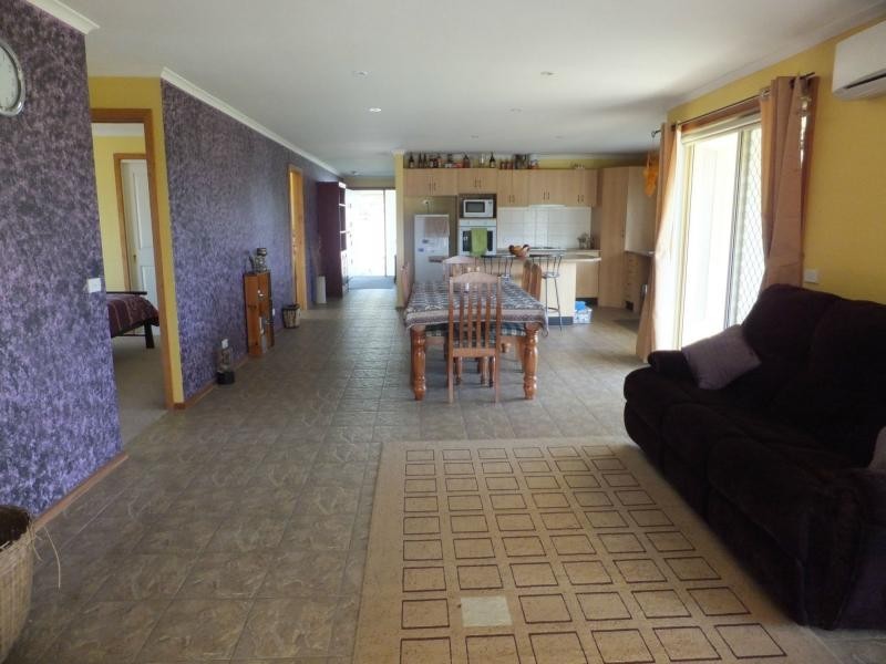 1 O’Donnell Drive, Lakes Entrance VIC 3909