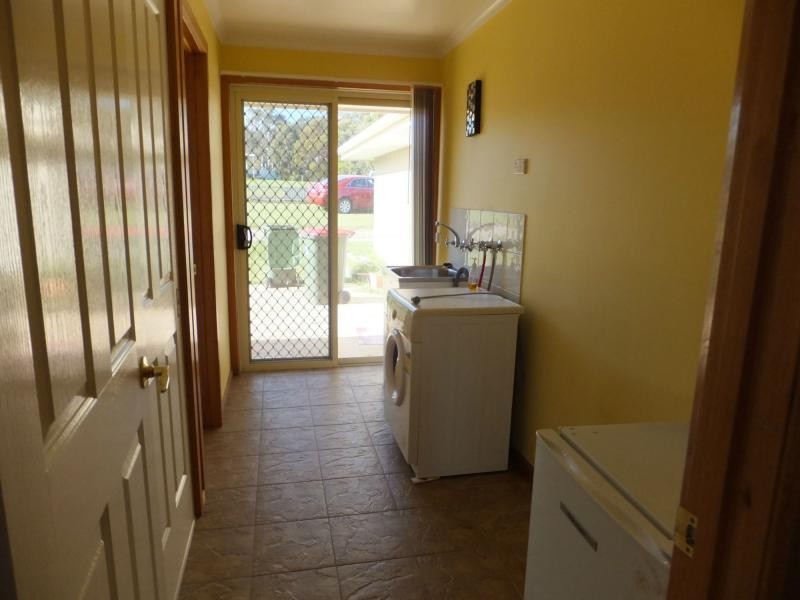 1 O’Donnell Drive, Lakes Entrance VIC 3909