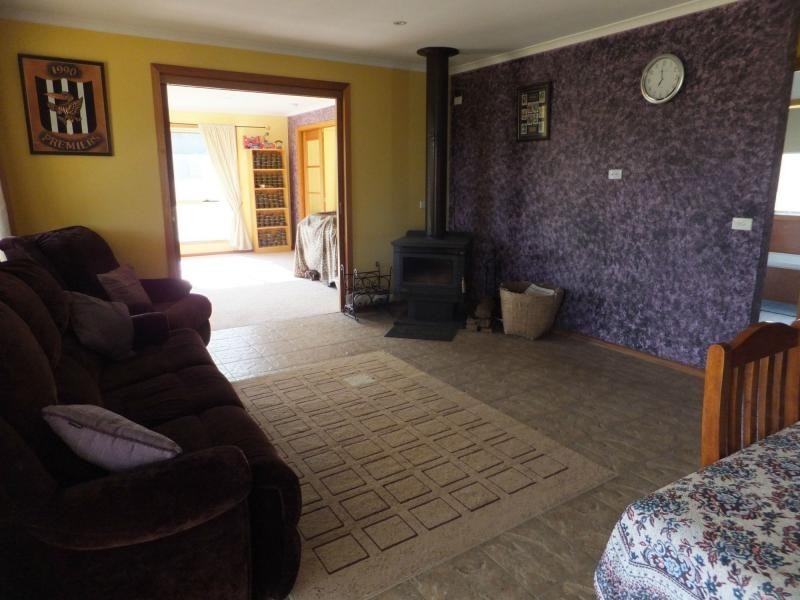 1 O’Donnell Drive, Lakes Entrance VIC 3909