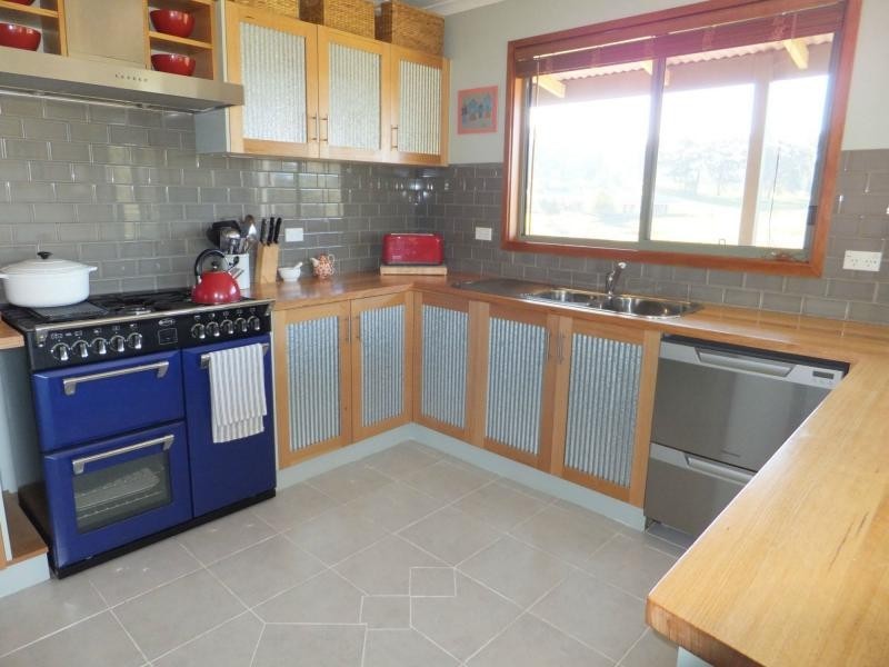 1035 Great Alpine Road, Sarsfield VIC 3875