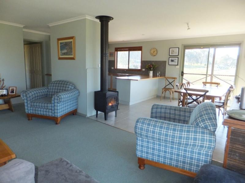 1035 Great Alpine Road, Sarsfield VIC 3875